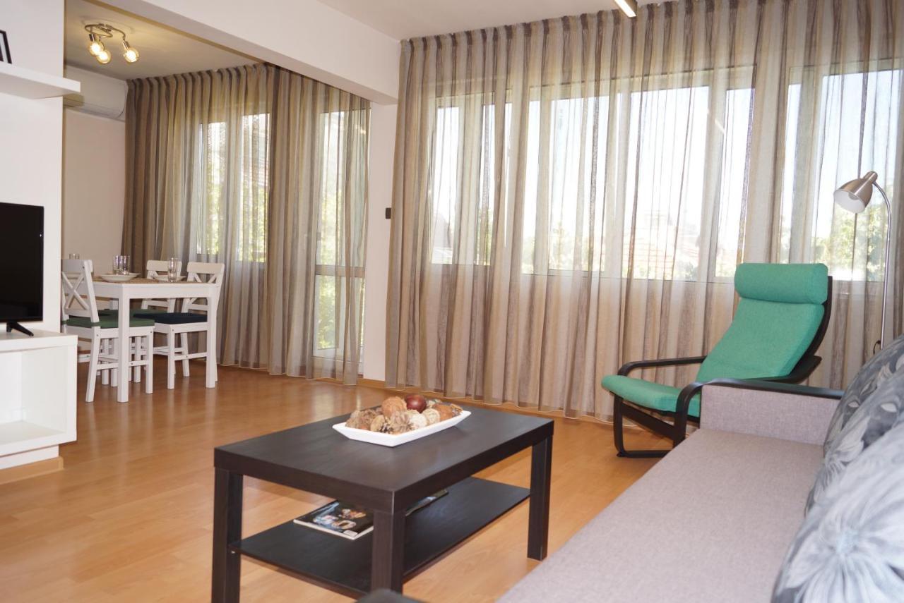 Spacious 2Bdr - Free Parking - Walk Everywhere - 300 Mbps Wifi 瓦爾納 外观 照片